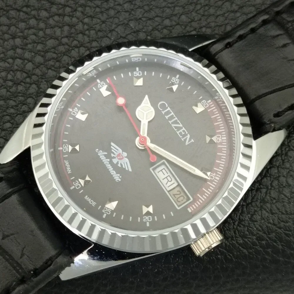 Vintage 1972 Citizen Automatic Mens Silver Watch W/daydate & Red accents